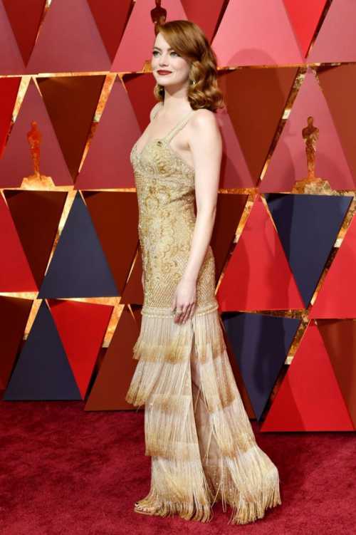 старшая дочь анны седаковой получила работу на телевидении